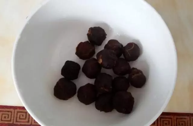 4種家常食材,自製天然「褪黃劑」,50歲阿姨每天早餐喝一碗,皮膚水潤白嫩,比面膜效果還要好