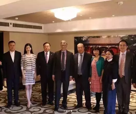 21歲年輕漂亮的她嫁給「大19歲總裁老公」!被嗆是「花瓶拜金女」!她真實身分曝光,酸民們全都馬上閉嘴!