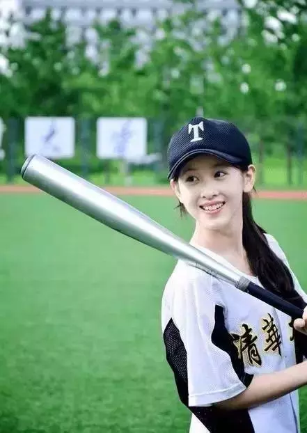 21歲年輕漂亮的她嫁給「大19歲總裁老公」!被嗆是「花瓶拜金女」!她真實身分曝光,酸民們全都馬上閉嘴!