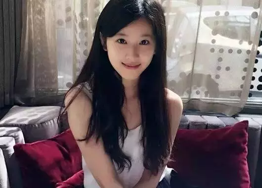 21歲年輕漂亮的她嫁給「大19歲總裁老公」!被嗆是「花瓶拜金女」!她真實身分曝光,酸民們全都馬上閉嘴!