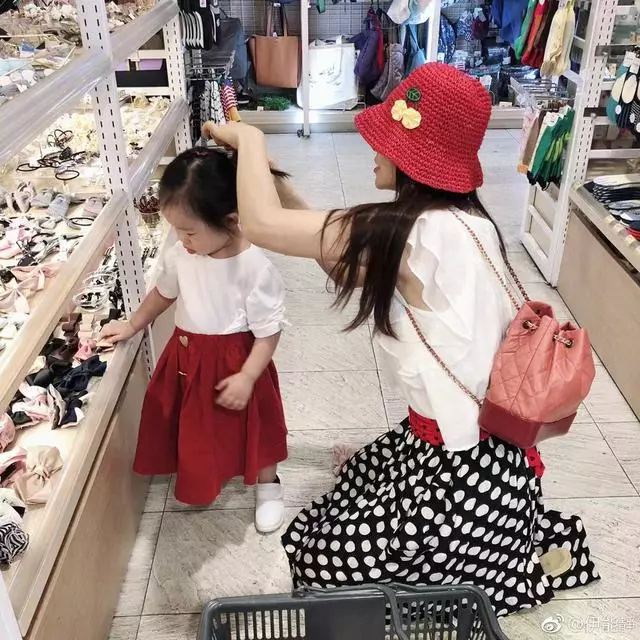 魯豫首次參觀伊能靜公主豪宅,剛進門就被嚇到以為她開的是幼兒園!