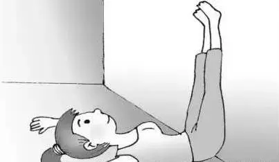 每天睡前抬抬腳,排肝腎之毒、保護心臟、降血壓、穩血糖,晚上不起夜,一覺到天亮,越練越年輕