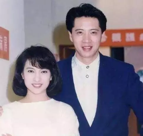 懷孕7次為生兒子,卻連生三個女兒,今56歲女兒大火卻仍想要兒子!