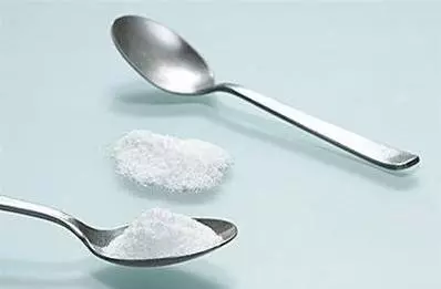 每天早晨喝一杯【清腸水】,口臭、色斑、大肚腩都【逼走】,氣色好人年輕