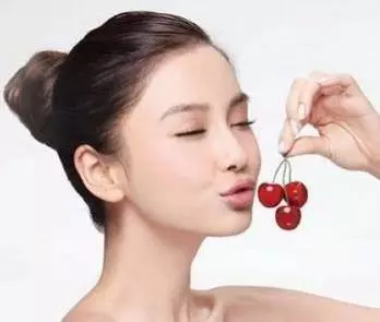 每天早晨喝一杯【清腸水】,口臭、色斑、大肚腩都【逼走】,氣色好人年輕