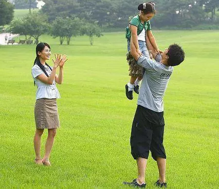 小叔娶了離過兩次婚的女人,全家人極力反對,婚後才知道撿了塊寶