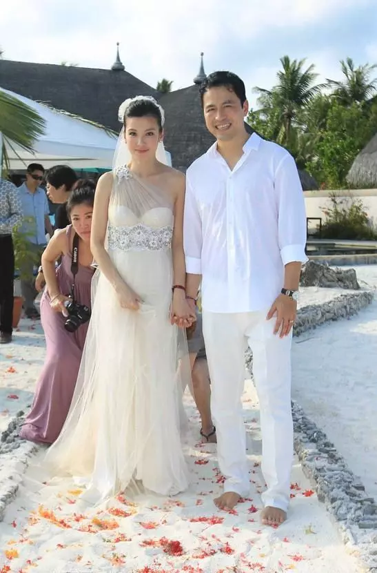 同樣是43歲,林心如皮膚鬆弛很顯老,而她保養得像個水靈的小姑娘!