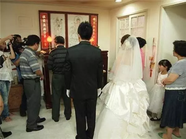 離婚的女性一定要向夫家的祖先:辭祖 ~ 不然.....