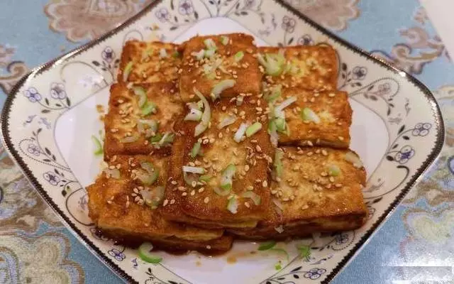 豆腐這樣做,實在太香了,簡單營養,特下飯,比吃大魚大肉還過癮