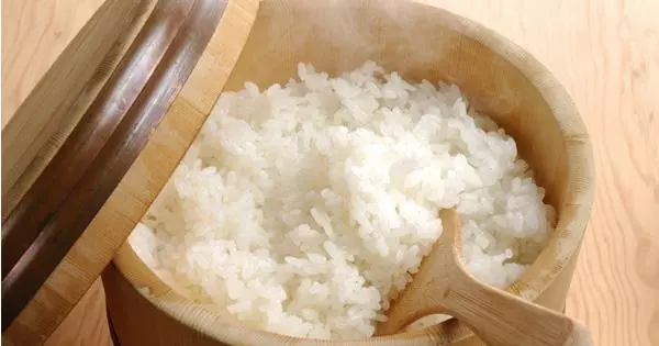 太神了!沒想到只要在煮米時加下「這一物」,高血壓、糖尿病竟全不藥而癒,全家越吃越健康!真後悔這麼晚才知道!
