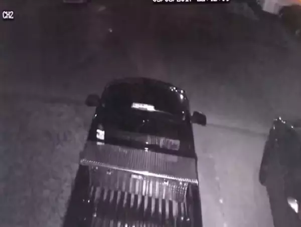 門外感應器一直亮著,出去看又沒人!一看監視攝影機畫面,全家人嚇到隔天連忙搬家逃命!!