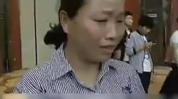 新娘嫁3年男友「公婆卻沒出現」現場氣氛超怪,後來才發現是場騙局淚崩:「200位親友全是臨演」!