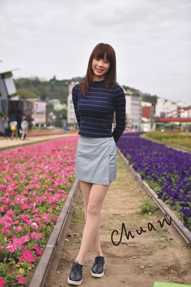 違規男「被甜美女警攔查」金句開撩:心在燃燒熄不了火! 女警笑開懷「本尊被神出」網友戀愛了❤