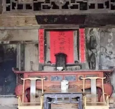 房屋拆遷給50萬,專家來後告訴老漢,你的房子 價值50個億!