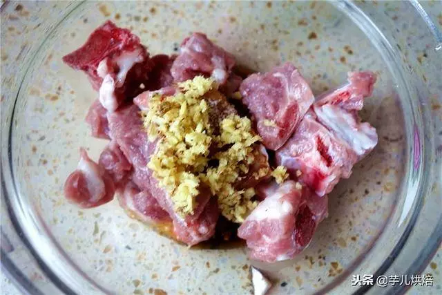 芋頭蒸排骨這麼做,麻辣鮮香,軟糯入味,全家都愛吃,秘訣很簡單
