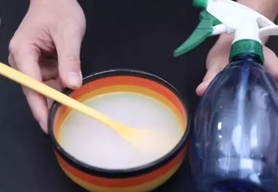 白醋和牙膏混合在一起,家裡主婦都需要,一年省下好幾百,真實用