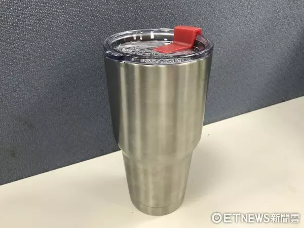 實測號稱能「保冰24小時」的冰霸杯!專家踢爆:「小心喝到超毒重金屬!」