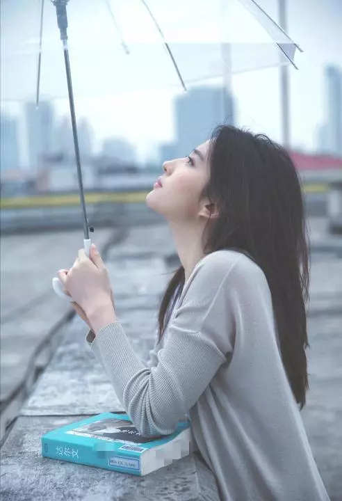 31歲劉亦菲文藝范寫真曝出,怪不得大家一直都叫她神仙姐姐