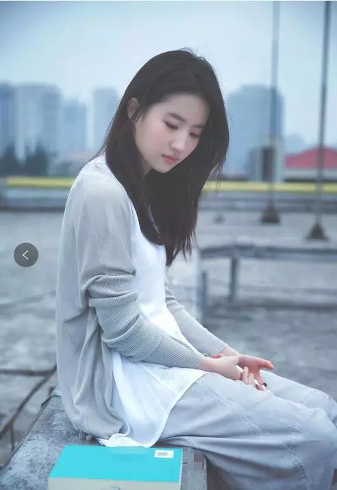 31歲劉亦菲文藝范寫真曝出,怪不得大家一直都叫她神仙姐姐
