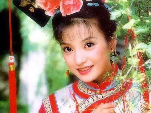 容嬤嬤談及當年《還珠》:最心疼的一個是趙薇,最嬌貴的是「她」