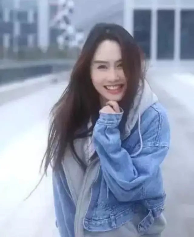 朱茵替身照片曝光看到她的正臉後 ,網友:太美了