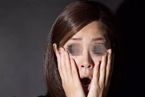 老公出車禍,離婚五年,聚會上有人喊出前夫名字,轉身我說不出話!沒想到......