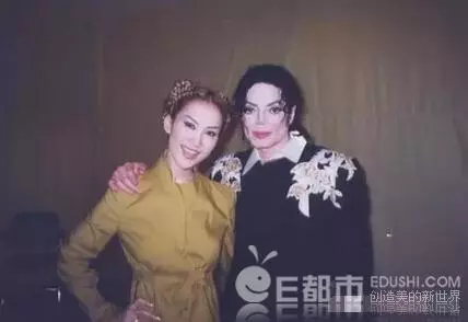 李玟嫁20億老公後,2個女兒曝光了!想不到2個都美成這樣!但她的女兒卻這樣對自己的媽媽!