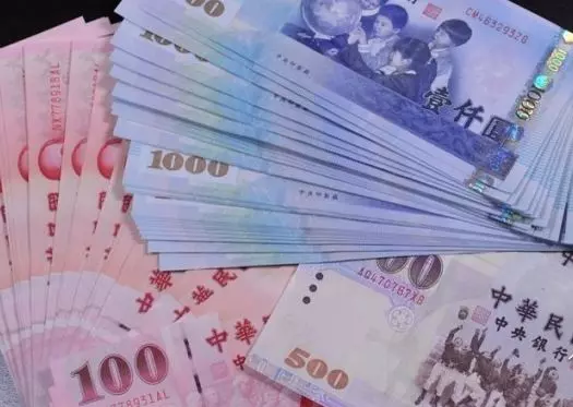 10個「畢業出社會」才懂得最悲戚人生:我的靈魂問我,為何討厭主管還要笑著對他