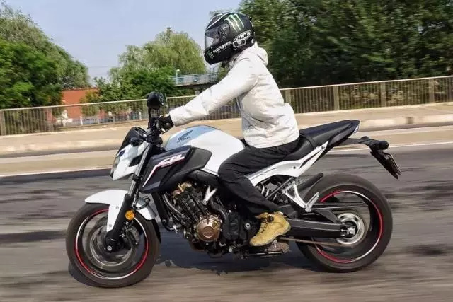 不再苦等CB650R,這台國內有售的CB650F圓你本田四缸CB夢!