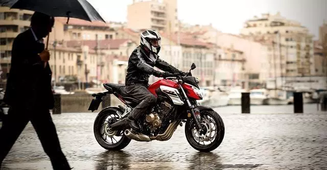 不再苦等CB650R,這台國內有售的CB650F圓你本田四缸CB夢!