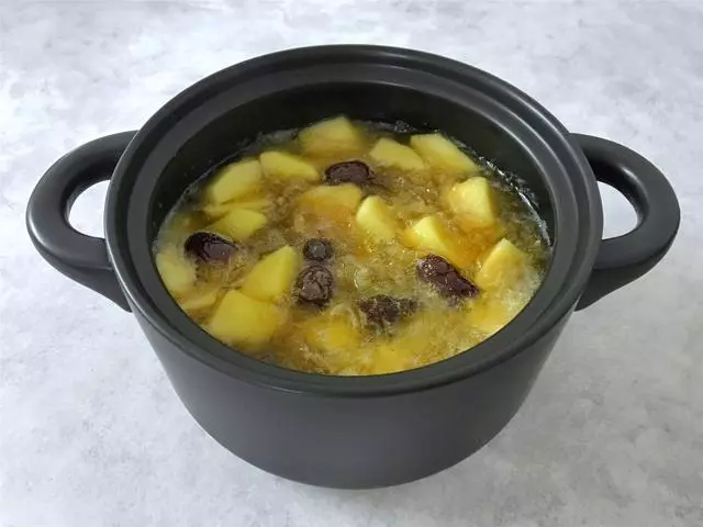 冬天要多給家人煮這甜羹,暖胃潤肺,每天一碗,大冷天也有好氣色