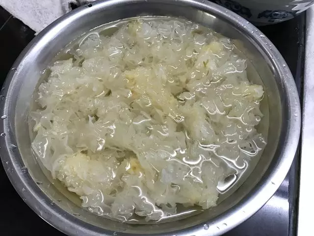 冬天要多給家人煮這甜羹,暖胃潤肺,每天一碗,大冷天也有好氣色