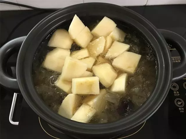 冬天要多給家人煮這甜羹,暖胃潤肺,每天一碗,大冷天也有好氣色