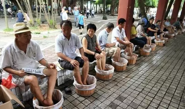 冬季「濕寒」肆虐,堅持「五個一」,排除濕氣,少生病,健康過冬