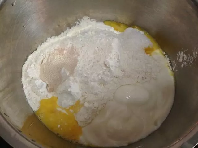不用放油的酸奶小麵包,柔軟可口更健康,快快學起來吧!
