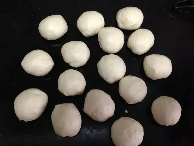 不用放油的酸奶小麵包,柔軟可口更健康,快快學起來吧!