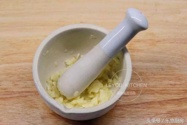 《蒸茄子不變色,營養一定好》茄子這樣做,沒放油,吃著清爽美味!