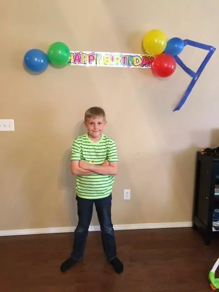 我不受歡迎嗎?9歲男孩生日派對沒人來 萬名網友心碎送他「永生難忘的回憶」!