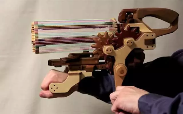 橡皮筋發射器沒啥了不起達人製作 橡皮筋加農砲 換彈夾瞬間