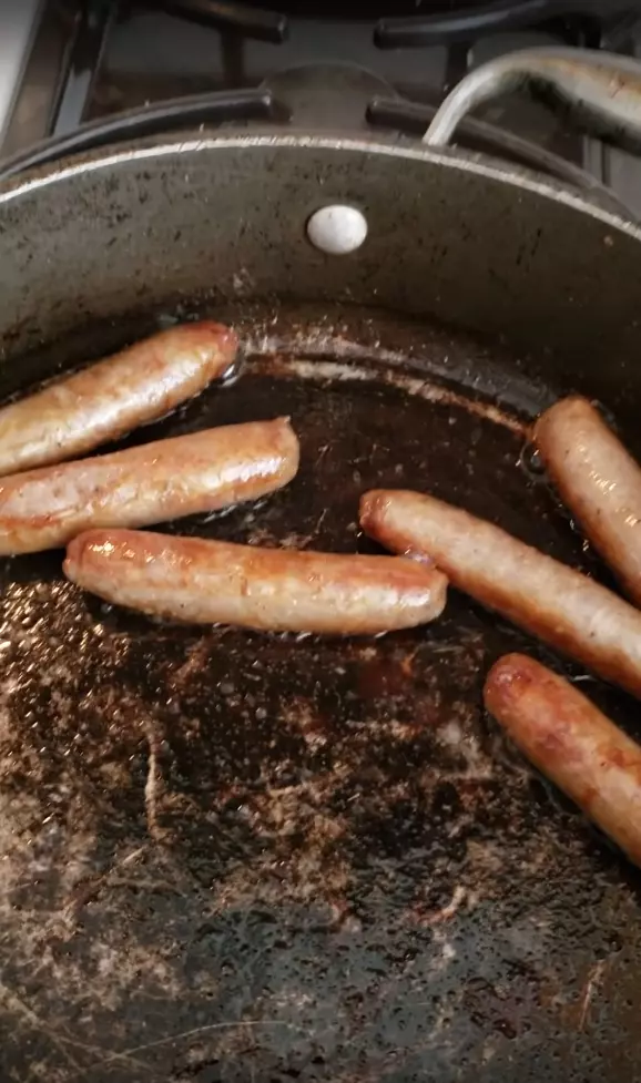 聲音片/香腸一入鍋「淒厲尖叫求饒」 地獄哀嚎聲網驚:多不想被吃?