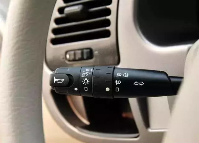 汽車上的奇葩設計,每一個都讓人摸不著頭腦,你見過幾個?