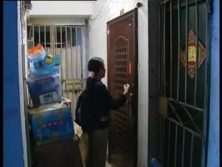 妻子生下第三個兒子,男子將她趕走,兩年后街上偶遇,男子蒙了
