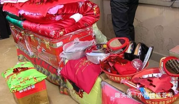 男子結婚出了二十萬彩禮,女子陪嫁了二十五萬,看到嫁妝離婚吧
