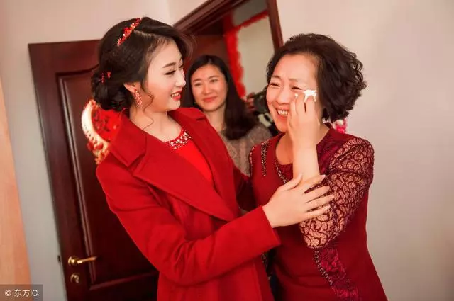 婆婆住院,我天天給她煲湯,丈夫回來後怒摔煲湯鍋,將我趕回娘家