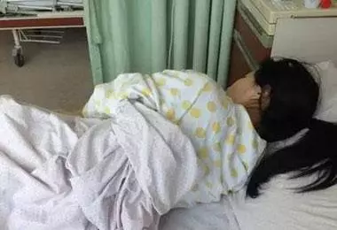 妻子意外流產,老公天天熬愛心排骨湯,無意間看到鍋底,妻子含淚打了110