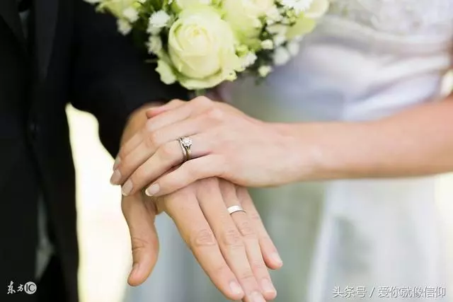 公婆說送我二手房結婚用,我笑著下班去打掃,一進門我轉身就走