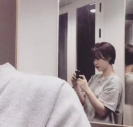 具惠善曬出一組短髮自拍照,少女感爆棚的具大人超級童顏啊驚艷50萬人