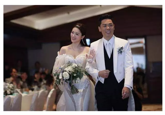 曾與郭富城傳緋聞,如今嫁富豪郎才女貌,170萬鑽戒更是閃瞎眼