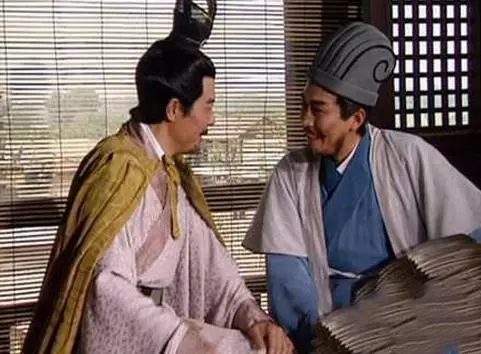 「諸葛亮」每次打仗都要「坐椅子」,並不是腿不好,實在是太聰明!
