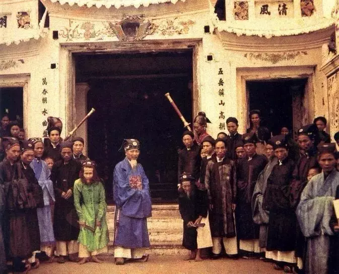 108年前,這個法國人拍下中國最早彩色照片,留下72000張彩照卻被罵白痴孤獨而死
